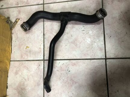 Патрубок радиатора Mercedes S221 W221