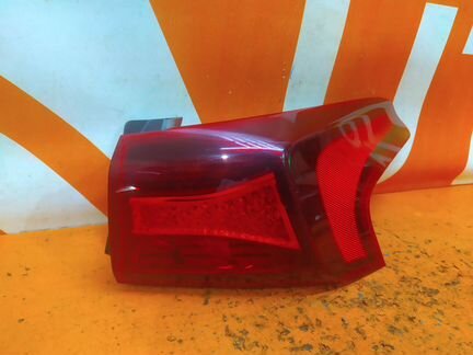 Фонарь внешний правый Hyundai Santa Fe 4 TM