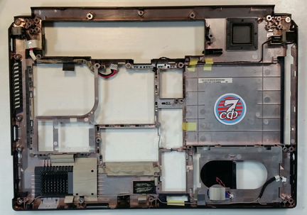 Поддон для ноутбука Lenovo Y510 новый