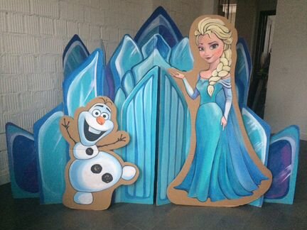 Готовая картонная фотозона Эльза - Холодное сердце