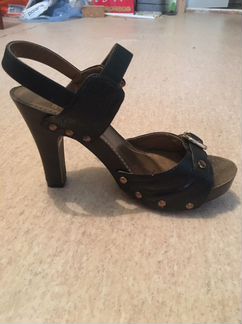 Туфли на каблуке