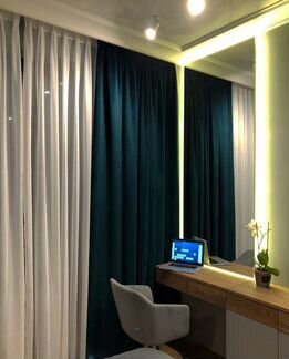 Зеркало с контурной подсветкой