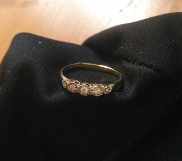 Золотое кольцо с бриллиантами
