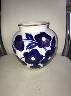 Фарфоровая ваза «Синие цветы»(18,5 см), лфз,1950