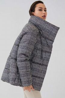 Пуховик с высоким воротником