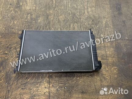 Радиатор охлаждения двигателя на Opel Vectra C 2.2