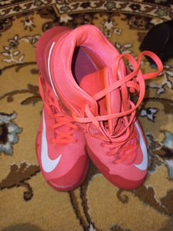 Баскетбольные кроссовки Nike