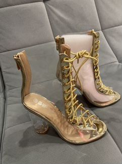 Прозрачные туфли на шнурках