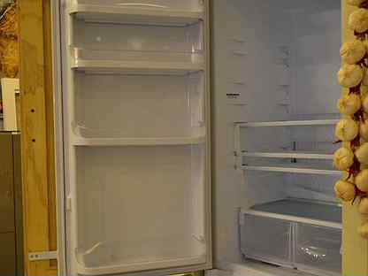 Ariston 1332. Холодильник Аристон bcb311. Встроенный холодильник Hotpoint Ariston. Холодильник Hotpoint встроенный Аристон. Встроенный холодильник Аристон двухкамерный.