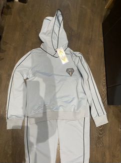 Спортивный костюм новый