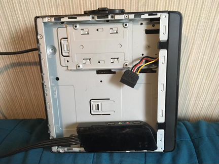 Asus AT5iont-I deluxe AT5iont-I deluxe в корпусе