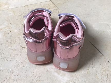 Блестящие кроссовки ролики светящиеся