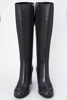 Высокие кожаные сапоги Easy by Loreblu новые
