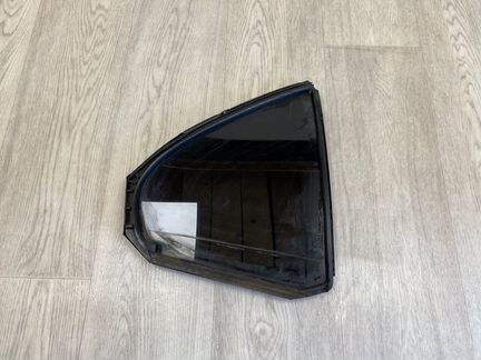 Стекло двери задней заднее правое Mitsubishi