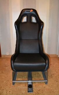 Playseat Evolution - кресло для автосимуляторов