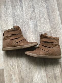 PullBear кроссовки на танкетке