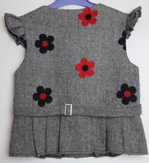 Костюм из шерсти с вышивкой