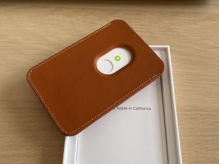 Чехол-бумажник MagSafe для iPhone