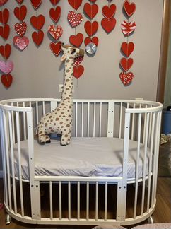 Детская кроватка Бэтти Гандылян с маятником