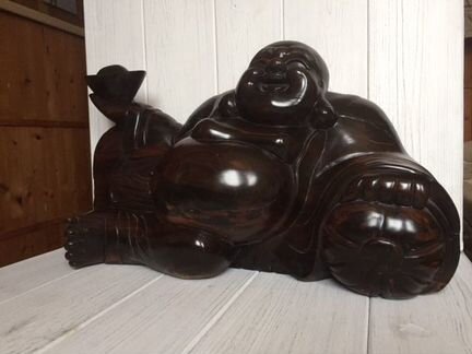 Тяжёлая деревянная скульптура Хотэя