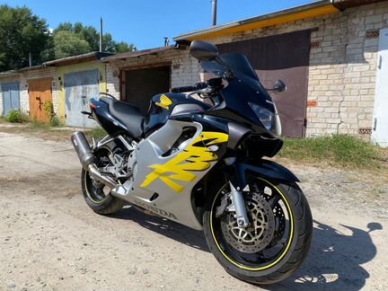 Honda CBR 600 F4, 1999 года выпуска из Европы