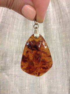 Винтажный кулон-подвеска из янтаря