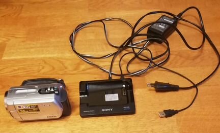 Видеокамера Sony DCR-SR42