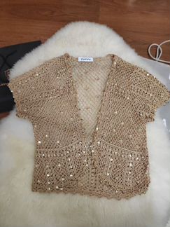 Нарядная накидка на открытое платье золотая