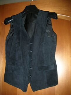 Жилет из натуральной замши