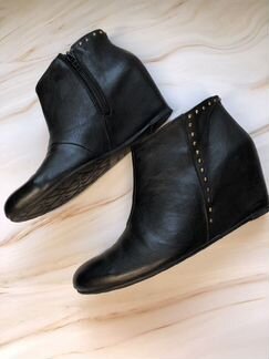 Полусапожки чёрные кожаные