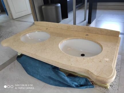 Столешница из натурального камня Кобра Голд