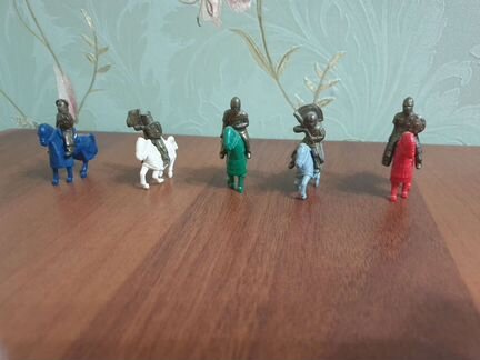 Конные рыцари из Киндер Сюрприза и дополнения