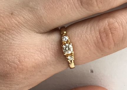 Кольцо золото 750 проба бриллианты