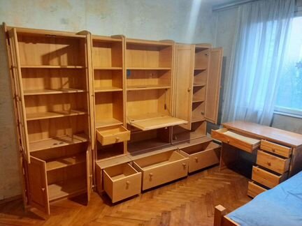 Мебель из натуральной сосны (стенка+стол)