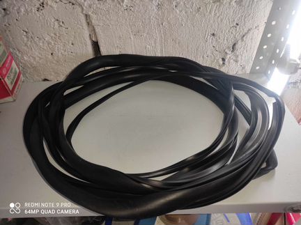 Уплотнитель заднего стекла Fiat Albea