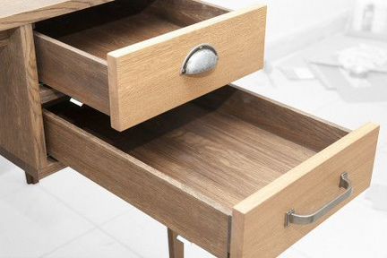 Письменный стол из массива дуба