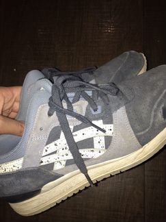 Кроссовки asics