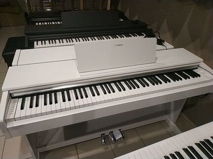 Цифровое пианино Yamaha YDP-144 М-н Драйв