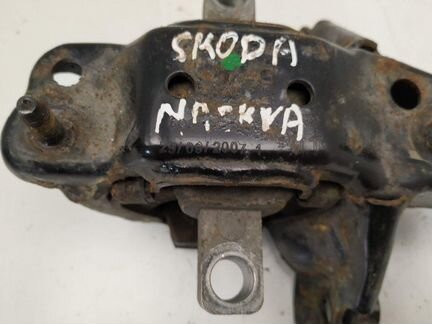Опора кпп левая 6Q0199555AC Skoda Fabia 2007-2015
