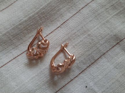 Золотые серьги