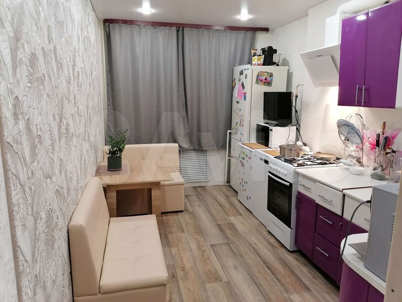  3-room apartment, 70 m2, 3/5 floor.  89825010641 buy 5
