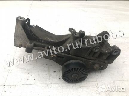 Кронштейн генератора Renault Clio 2 K7JA700 2001