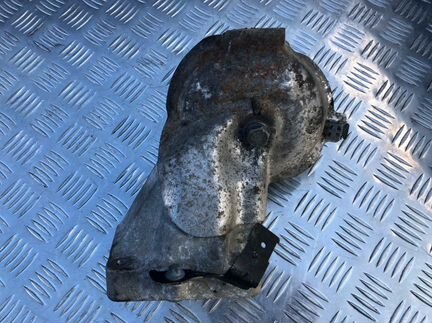 Крепление двс Mercedes W211 OM642 A6422230104