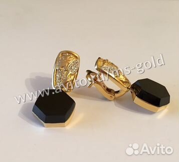 Золотые серьги с бриллиантами, ониксом