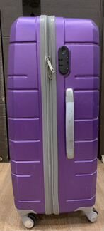 Чемодан на колесах пластиковый Laguna