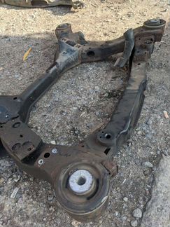 Передний подрамник Jaguar XJ