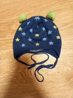 Шапки и пинетки для малышей