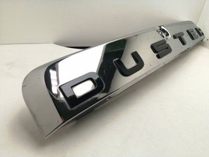 Накладка крышки багажника задняя Renault Duster 1