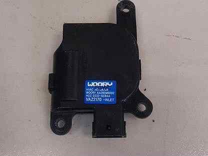 Моторедуктор печки ЛАДА Приора с кондиционером и без: как снять, где находится