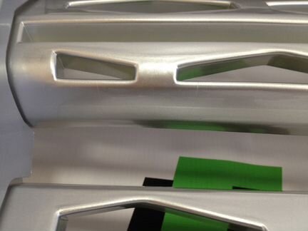 Решетка радиатора Discover 3 (в стиле D4) дефект